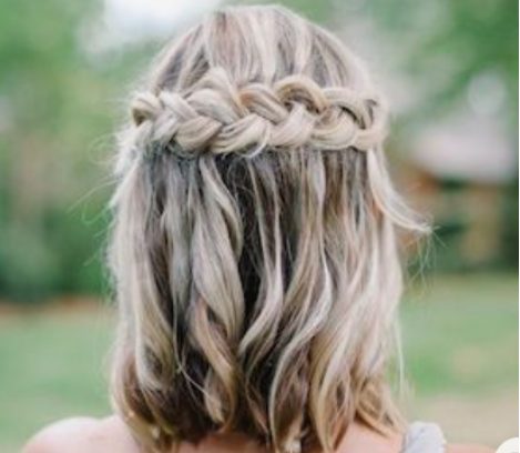 Peinados de invitadas a una boda con trenzas